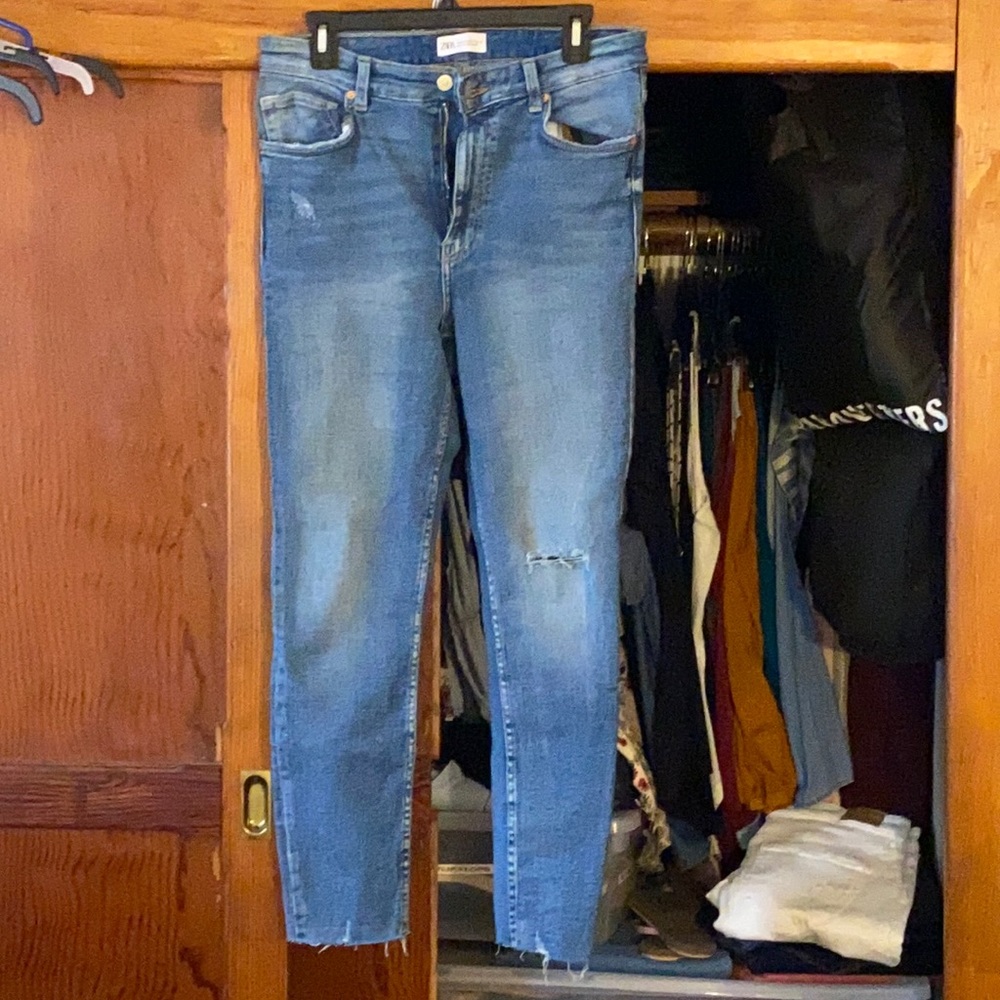 Zara vintage destroyed blue jeans